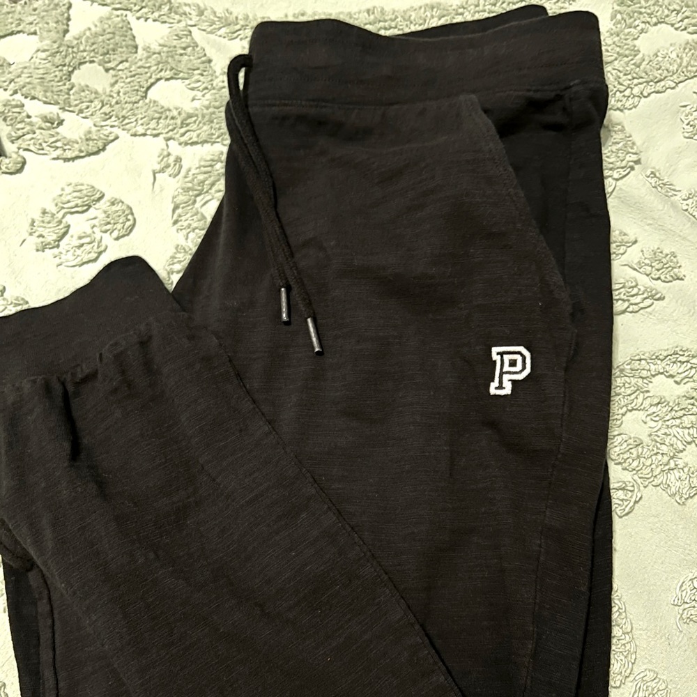 VS PINK EVERYDAY LOUNGE JOGGER STYLE PANTS. Black. Large